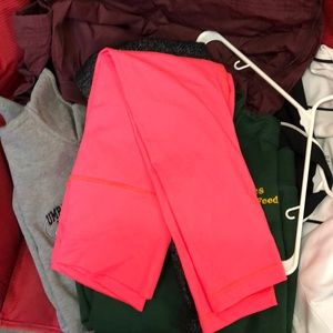 Lululemon crops size 8